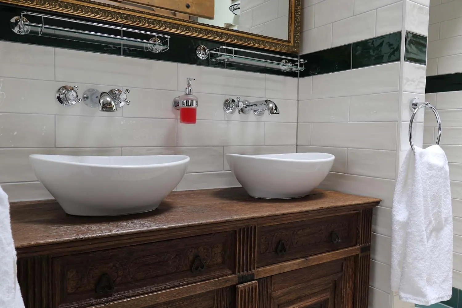 B&B Eemswolde Delft Bed & Breakfast
